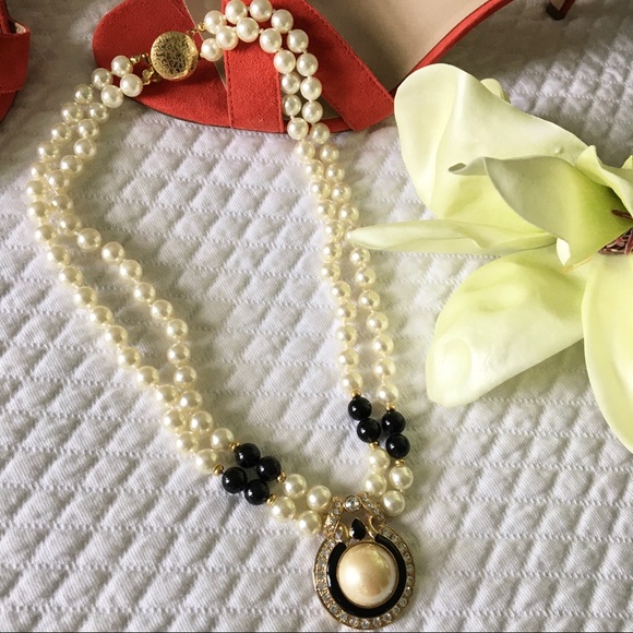 Statement Necklace - Picture 4 of 7